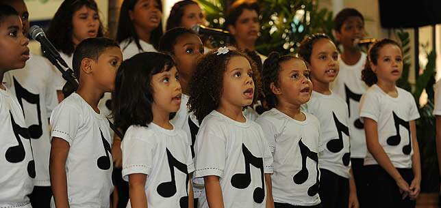 Vídeos, Músicas e Teatro para Apresentação de Natal Infantil Vídeos, Músicas e Teatro para Apresentação de Natal Infantil